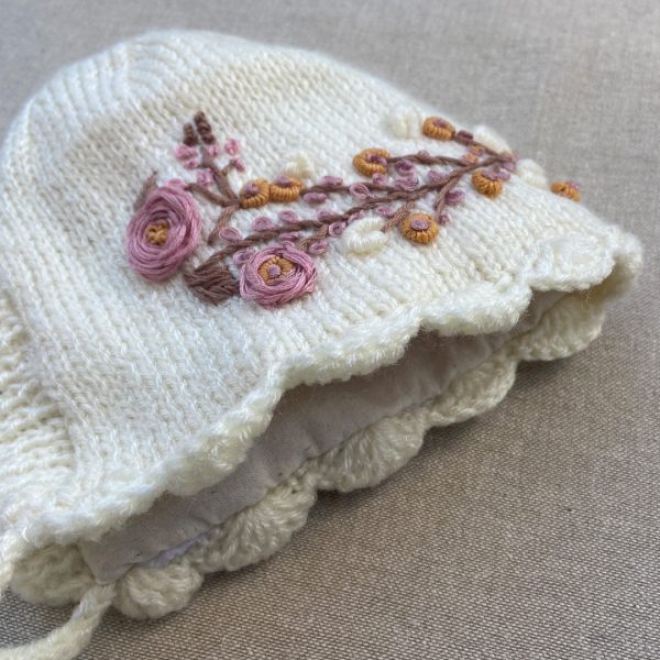 Cozy Autumn Bonnet Closer